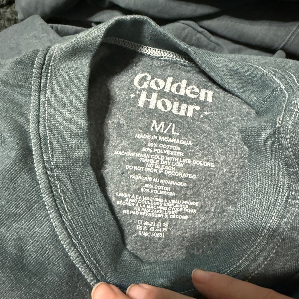 Urban Outfitters NWT Golden‎ Hour NYC Basketball Champs College Sweatshirt Teal - Picture 4 of 5